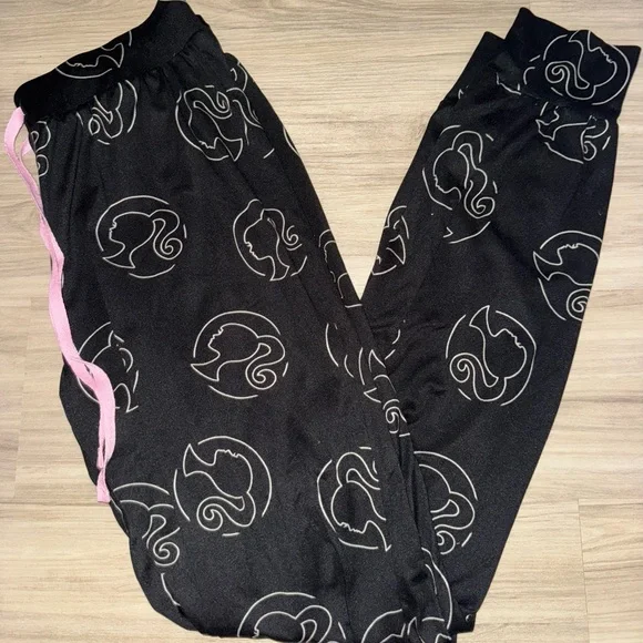 Barbie Women’s Pyjamas - Picture 2 of 3